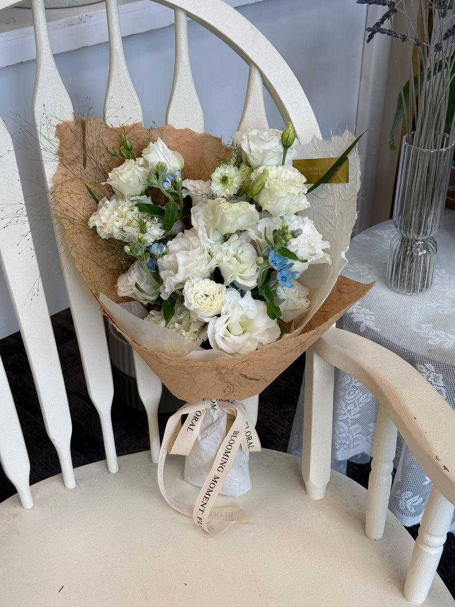 White & Blue Natural Style Bouquet