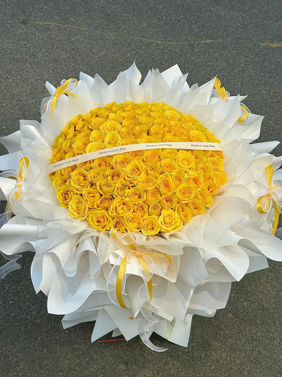 Golden Sunshine – Yellow Rose Bouquet