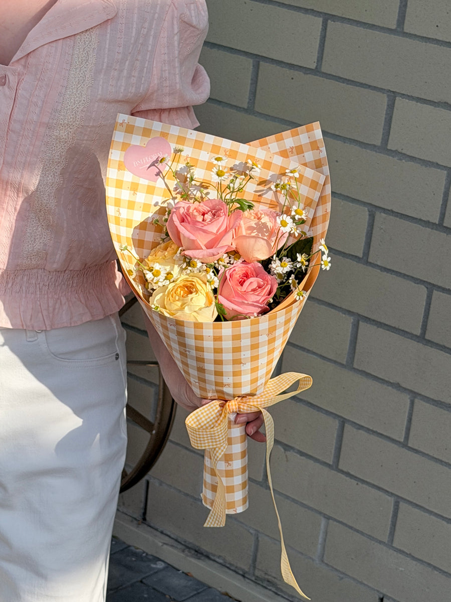 Peach & Yellow Rose Daisy Bouquet