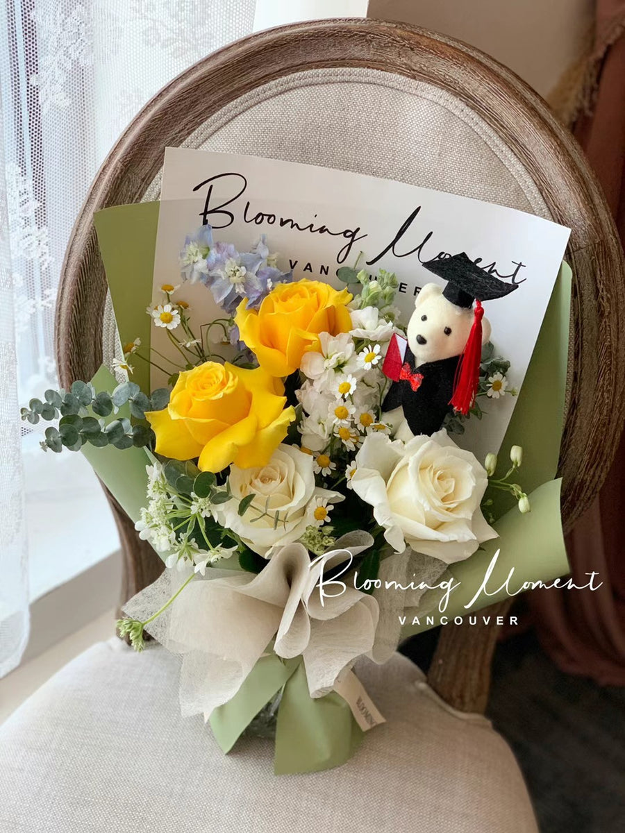 Golden Graduation Wishes Bouquet
